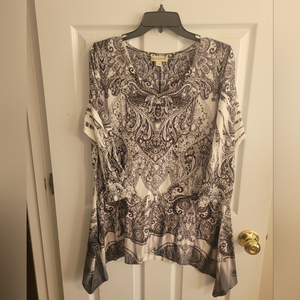 Live and Let Live Printed Gray and White Long Sleve